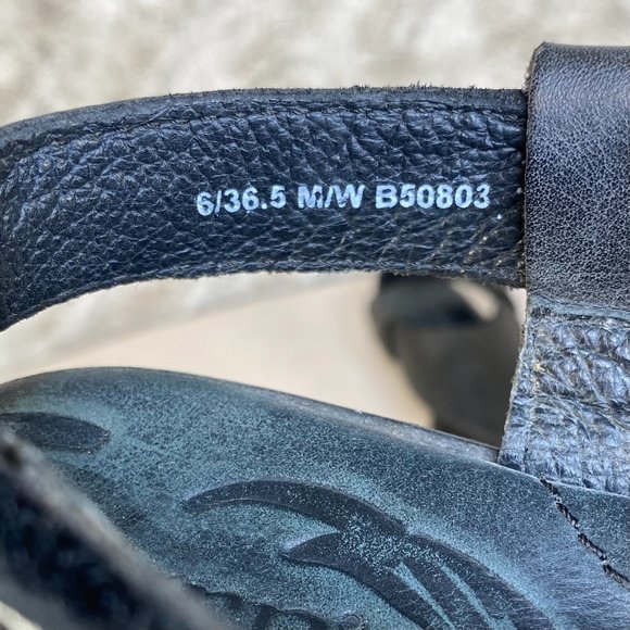 Born Sandals Women's Size 6 Black Leather Thong Style With Adjustable Back Strap - Picture 9 of 11